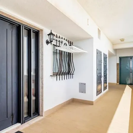 Apartment Blue House In Santa Cruz With Sea View *